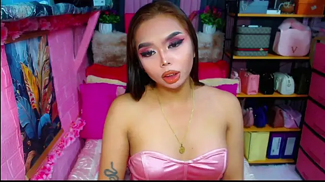 MoniqueCeleste online show from 10, 10, 2025