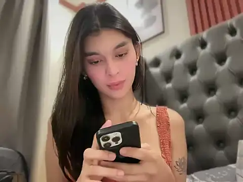 asiansmilexx online show from 4, 6, 2026