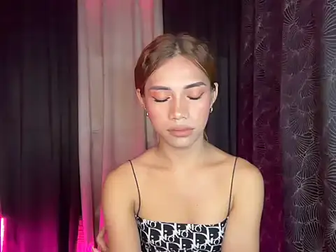 Lovelynikki03 online show from 18, 1, 2026