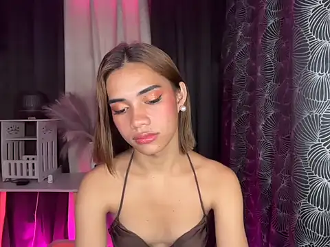 Lovelynikki03 online show from 23, 10, 2025