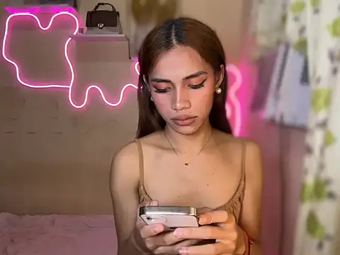 Lovelynikki03 online show from 26, 9, 2025