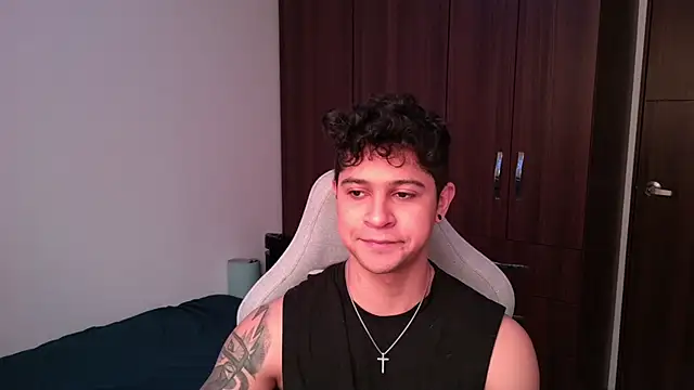 Snapshot of domsantiago_ chatting on 12, 10, 2025 domsantiago online show from 12, 10, 2025