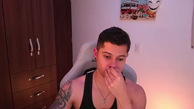 Snapshot of domsantiago_ chatting on 24, 10, 2025 domsantiago online show from 24, 10, 2025