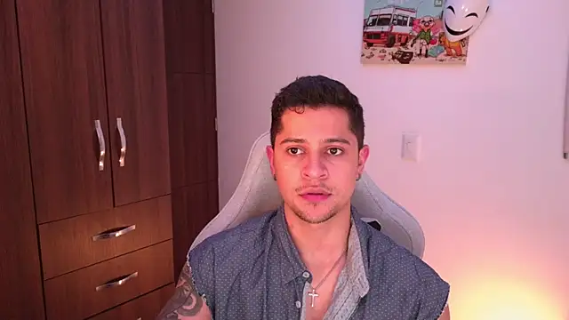 Snapshot of domsantiago_ chatting on 31, 10, 2025 domsantiago online show from 31, 10, 2025