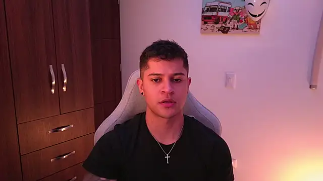 Snapshot of domsantiago_ chatting on 18, 10, 2025 domsantiago online show from 18, 10, 2025