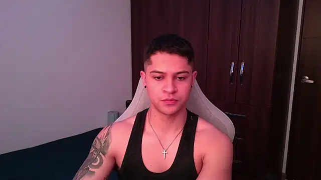 Snapshot of domsantiago_ chatting on 15, 10, 2025 domsantiago online show from 15, 10, 2025