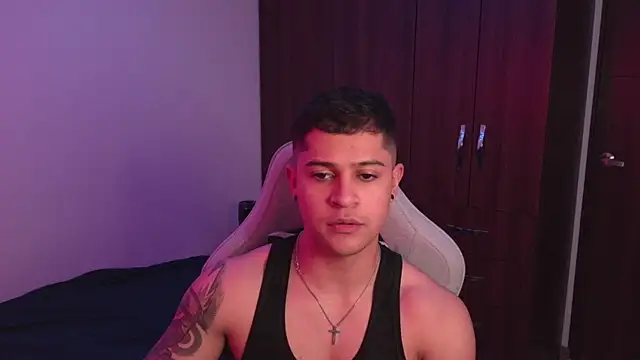 Snapshot of domsantiago_ chatting on 15, 10, 2025 domsantiago online show from 15, 10, 2025