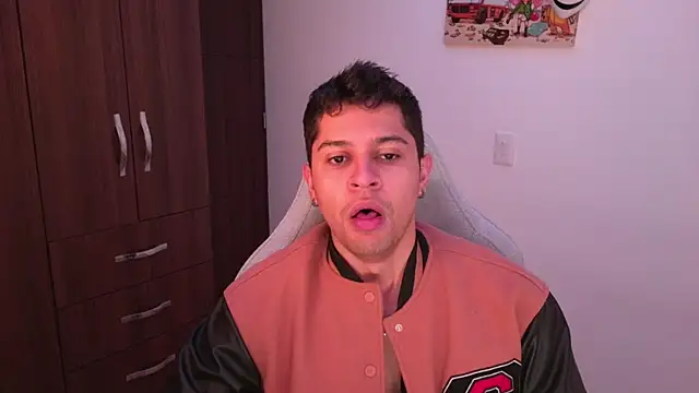 Snapshot of domsantiago_ chatting on 10, 11, 2025 domsantiago online show from 10, 11, 2025