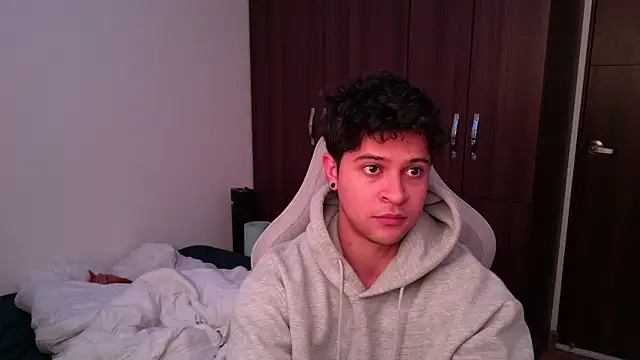 Snapshot of domsantiago_ chatting on 3, 10, 2025 domsantiago online show from 3, 10, 2025