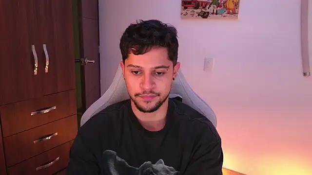 Snapshot of domsantiago_ chatting on 6, 1, 2026 domsantiago online show from 6, 1, 2026