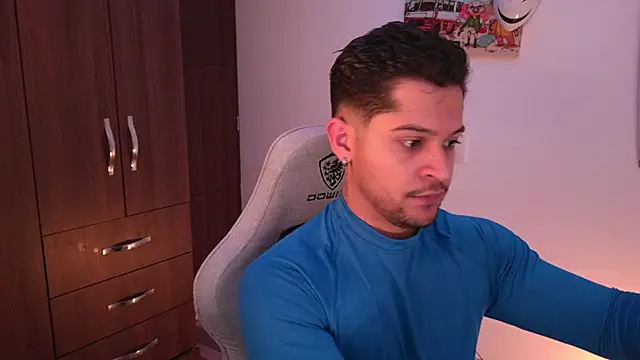 Snapshot of domsantiago_ chatting on 30, 11, 2025 domsantiago online show from 30, 11, 2025