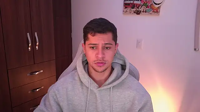 Snapshot of domsantiago_ chatting on 4, 11, 2025 domsantiago online show from 4, 11, 2025