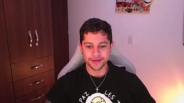 Snapshot of domsantiago_ chatting on 18, 11, 2025 domsantiago online show from 18, 11, 2025