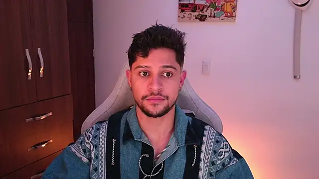 Snapshot of domsantiago_ chatting on 10, 1, 2026 domsantiago online show from 10, 1, 2026