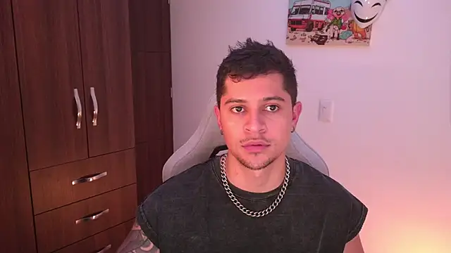 Snapshot of domsantiago_ chatting on 3, 11, 2025 domsantiago online show from 3, 11, 2025