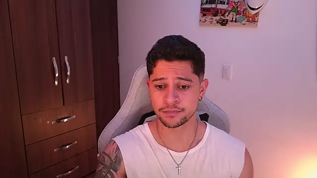 Snapshot of domsantiago_ chatting on 1, 12, 2025 domsantiago online show from 1, 12, 2025