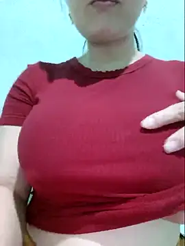 Snapshot of Shiny_Babe chatting on 7, 5, 2026 Shiny Babe online show from 7, 5, 2026