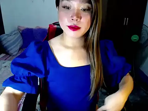 Urassiansweetcummer online show from 9, 10, 2025