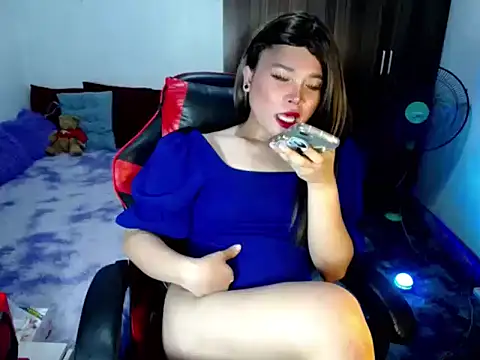 Urassiansweetcummer online show from 1, 3, 2026