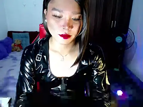 Snapshot of Urassiansweetcummer chatting on 5, 5, 2026 Urassiansweetcummer online show from 5, 5, 2026