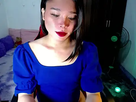Snapshot of Urassiansweetcummer chatting on 31, 5, 2026 Urassiansweetcummer online show from 31, 5, 2026