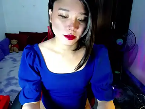 Snapshot of Urassiansweetcummer chatting on 9, 7, 2026 Urassiansweetcummer online show from 9, 7, 2026