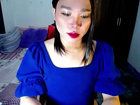 Urassiansweetcummer online show from 25, 9, 2025