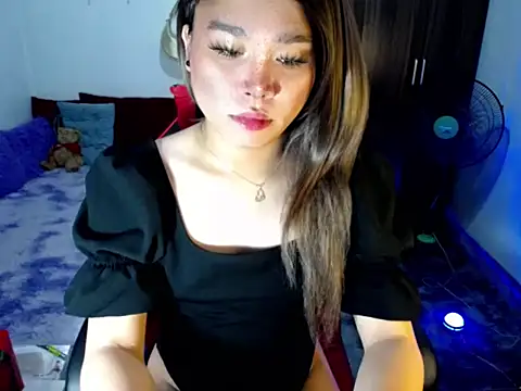 Urassiansweetcummer online show from 20, 3, 2026