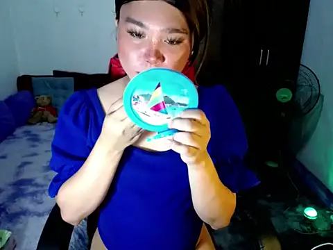 Urassiansweetcummer online show from 10, 4, 2026