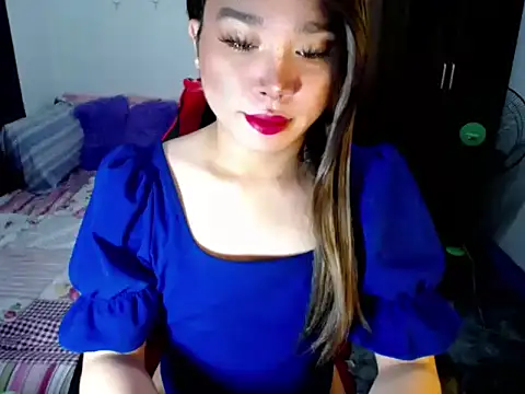 Urassiansweetcummer online show from 6, 10, 2025