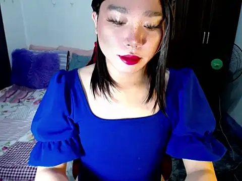 Urassiansweetcummer online show from 11, 9, 2025