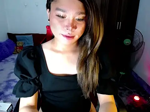 Urassiansweetcummer online show from 16, 4, 2026