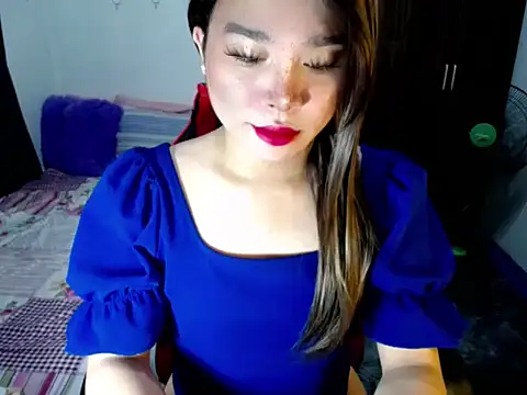 Urassiansweetcummer online show from 3, 10, 2025