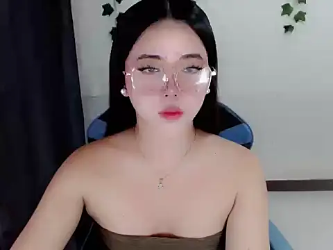 petite paulax online show from 13, 11, 2025