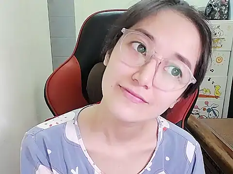 Shulee21 online show from 15, 9, 2025