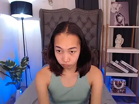 Snapshot of Sweet_kittyxx chatting on 24, 10, 2025 Sweet kittyxx online show from 24, 10, 2025