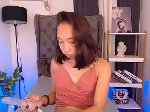 Snapshot of Sweet_kittyxx chatting on 18, 10, 2025 Sweet kittyxx online show from 18, 10, 2025