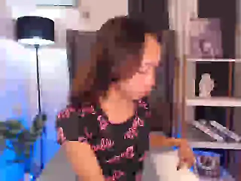 Snapshot of Sweet_kittyxx chatting on 4, 10, 2025 Sweet kittyxx online show from 4, 10, 2025