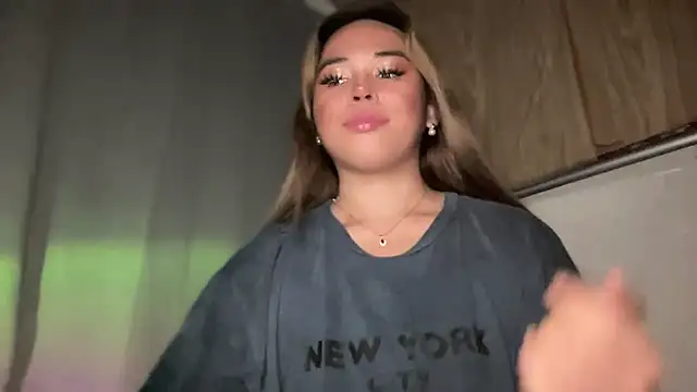 Snapshot of goddessofalltime chatting on 23, 11, 2025 goddessofalltime online show from 23, 11, 2025