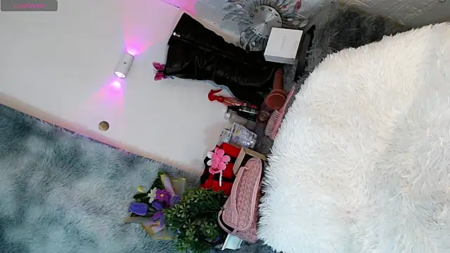 mia holly18 online show from 2, 2, 2026