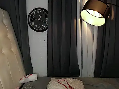 Foxxy Barbie online show from 15, 4, 2026