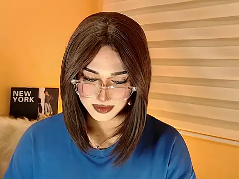 Snapshot of magnificent_kitana chatting on 11, 11, 2025 magnificent kitana online show from 11, 11, 2025