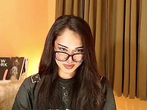 Snapshot of magnificent_kitana chatting on 3, 11, 2025 magnificent kitana online show from 3, 11, 2025