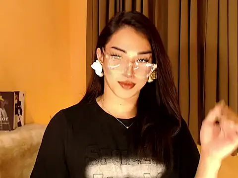 Snapshot of magnificent_kitana chatting on 22, 9, 2025 magnificent kitana online show from 22, 9, 2025