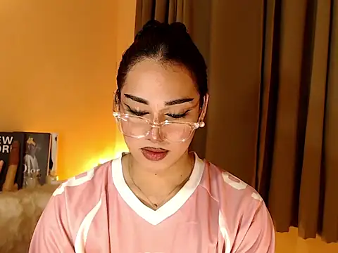 Snapshot of magnificent_kitana chatting on 24, 10, 2025 magnificent kitana online show from 24, 10, 2025