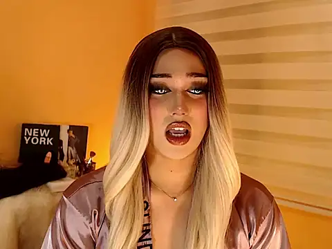 Snapshot of magnificent_kitana chatting on 13, 11, 2025 magnificent kitana online show from 13, 11, 2025