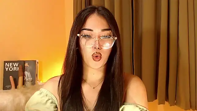 Snapshot of magnificent_kitana chatting on 21, 10, 2025 magnificent kitana online show from 21, 10, 2025