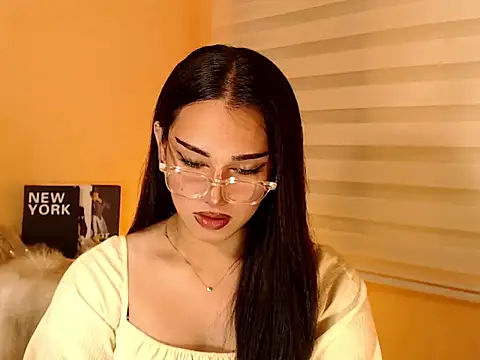 Snapshot of magnificent_kitana chatting on 14, 11, 2025 magnificent kitana online show from 14, 11, 2025