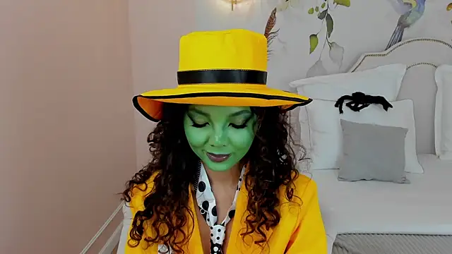 Snapshot of MargaretPeace chatting on 1, 11, 2025 MargaretPeace online show from 1, 11, 2025