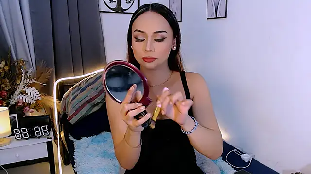 Zialustts online show from 9, 10, 2025